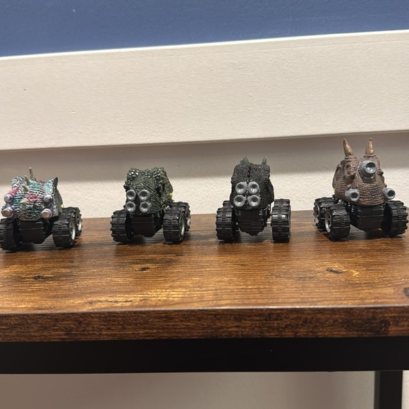Dinosaur Head Pull Back And Go Off Road/ Monster Truck /Cars Mini Toys Set Of 4 - Picture 4 of 7